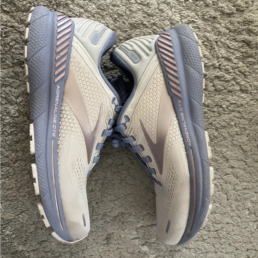 Brooks adrenaline GT22